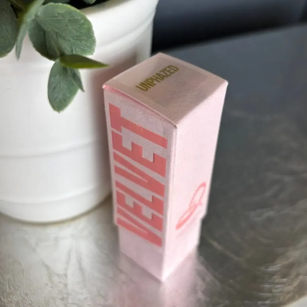 Jeffree Star Velvet Trap Unphazed Nude Olive Brown Matte Lipstick New In Box